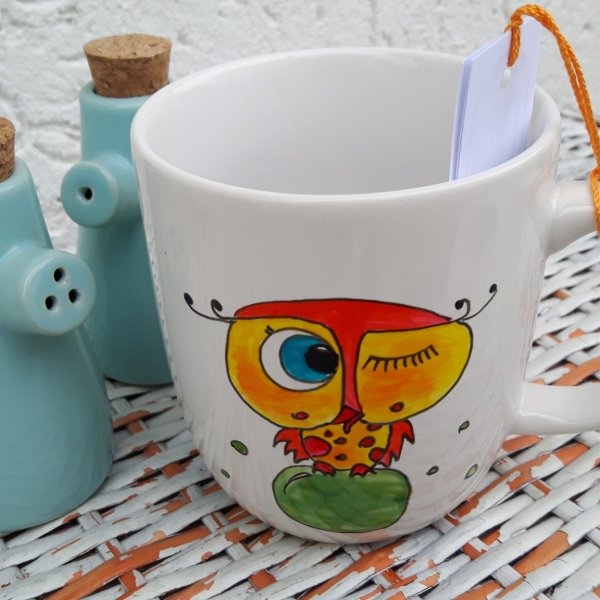 Cană ”Bufnița face cu ochiul”, pictată manual