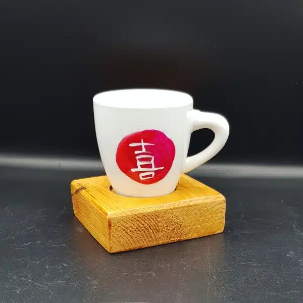 «El dragón de la felicidad» – taza de espresso pintada a mano